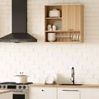 Meuble de salle de bain mural cannelé CuisinSmart avec porte coulissante, armoire à pharmacie avec plateau en faux marbre, étagère réglable et espace de rangement ouvert