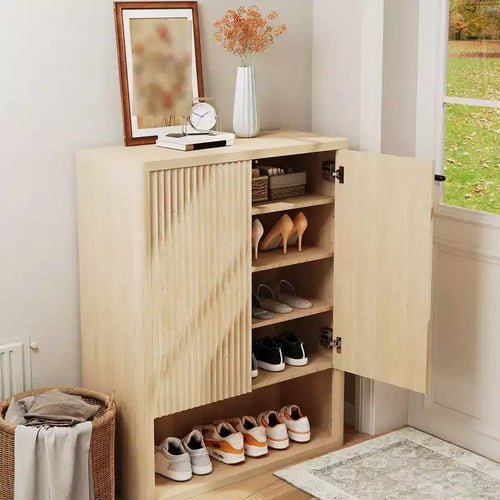 Meuble à chaussures cannelé de 113 cm de haut avec portes, range-chaussures autoportant, meuble de rangement à chaussures en bois à 5 niveaux avec étagères réglables pour le salon