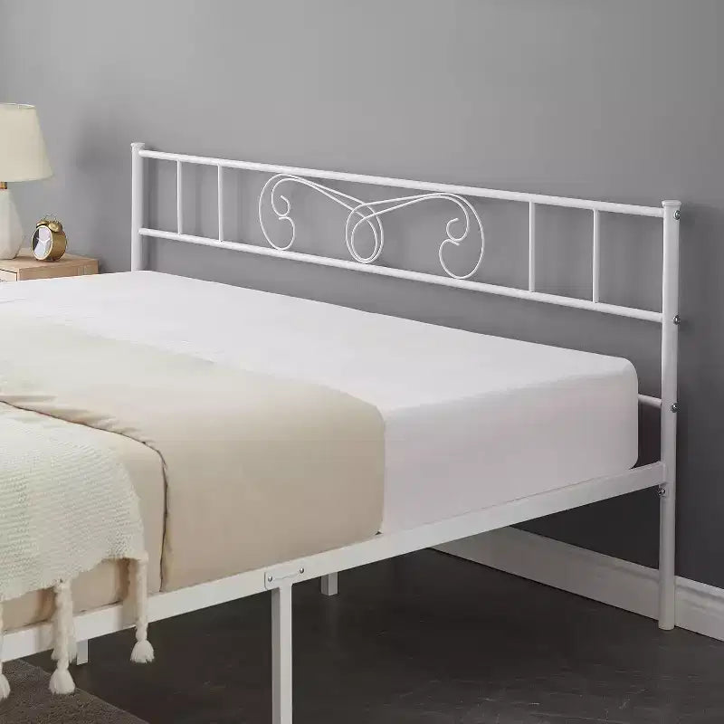 Cadre de lit King Size en métal avec tête de lit et support à lattes en acier avec rangement de 13,7 pouces, aucun sommier tapissier requis, assemblage facile