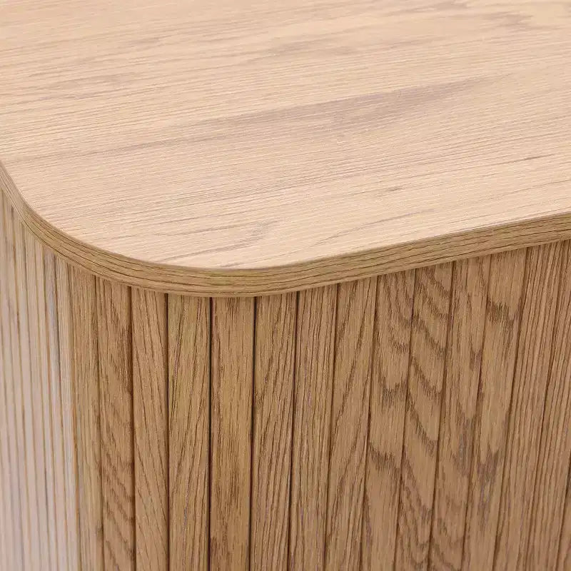 Buffet à 3 tiroirs LuxenHome en MDF aspect chêne avec portes coulissantes et coins arrondis