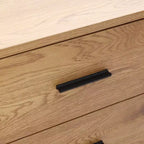 Buffet à 3 tiroirs LuxenHome en MDF aspect chêne avec portes coulissantes et coins arrondis