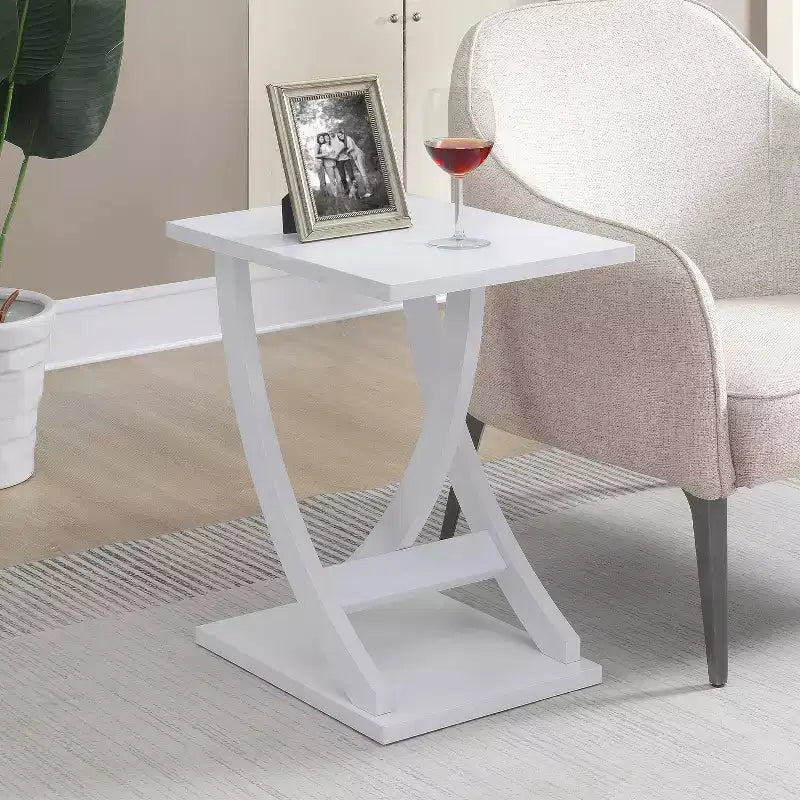 HomeStock Belmont – Table d'appoint avec plateau croisé et finition veinure de bois, table d'appoint contemporaine avec rangement ouvert pour la décoration du salon