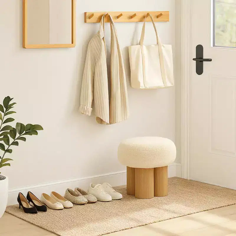 Tabouret d'appoint rond Homy Casa avec revêtement Bouclé et pieds cylindriques en bois massif, beige