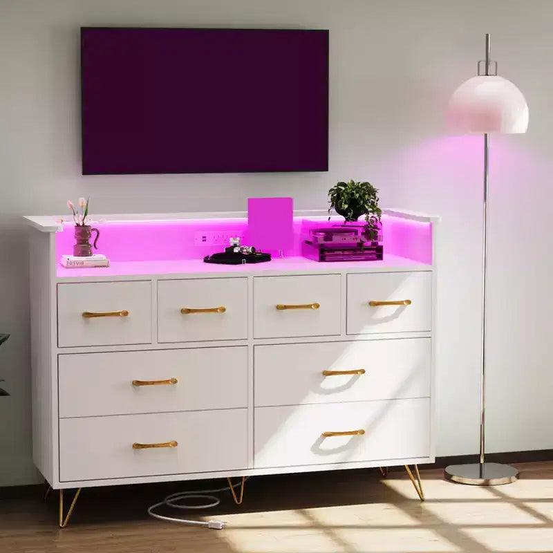 Meuble TV commode COZONY 8 tiroirs, centre de divertissement en bois avec éclairage LED, station de charge, grand rangement pour chambre et salon