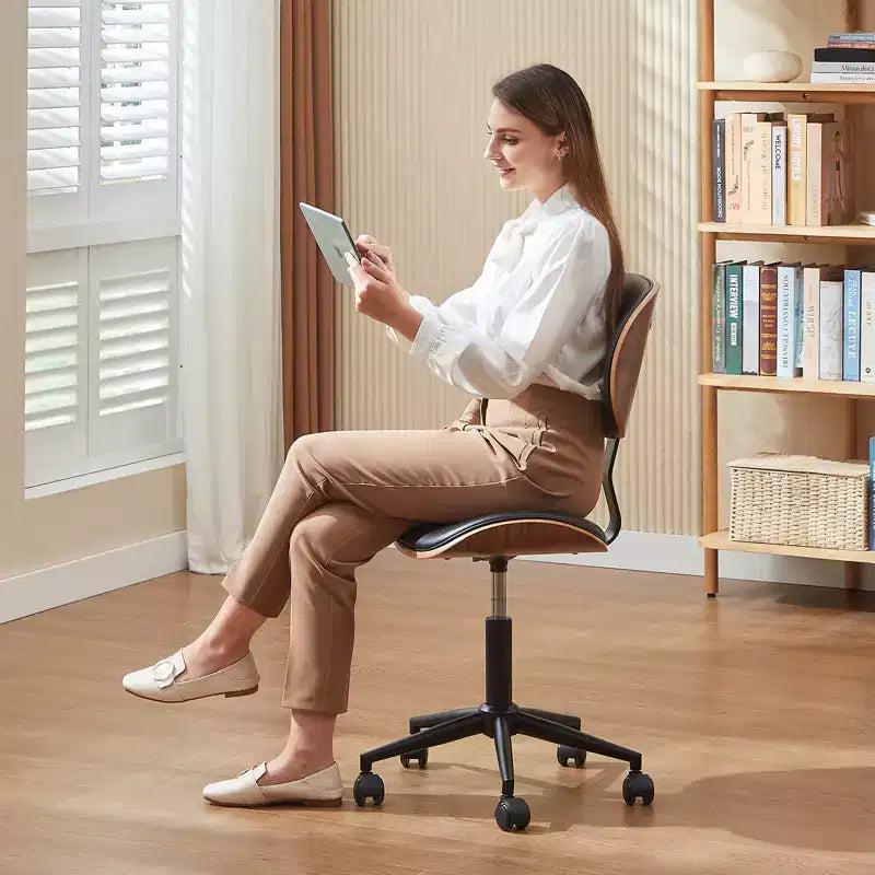 Chaise de Bureau Ergonomique sans Accoudoirs Bestier Bentwood, Chaise de Table Confortable avec Support Lombaire, Chaise de Bureau à Roulettes Réglable en Hauteur en Cuir PU
