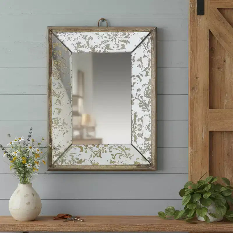 Miroir d'appoint HomeRoots 12 avec cadre en métal argenté et verre vieilli