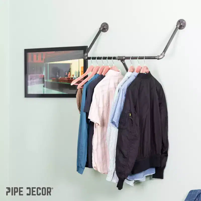 Porte-vêtements mural à triple bride de 28 po par PIPE DECOR