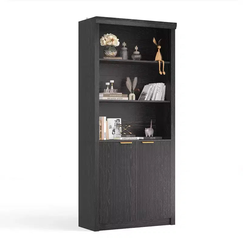 Bibliothèque haute de 71 po avec portes cannelées, étagères de présentation à 5 niveaux avec armoire de rangement et étagère réglable, bibliothèques modernes du milieu du siècle