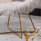 TUYOHW Fauteuil d'appoint en Fausse Fourrure, Fauteuil Baril Rembourré avec Piètement Luge Doré, Patins Anti-Rayures, Fauteuil Lounge Moderne pour Salon, Chambre
