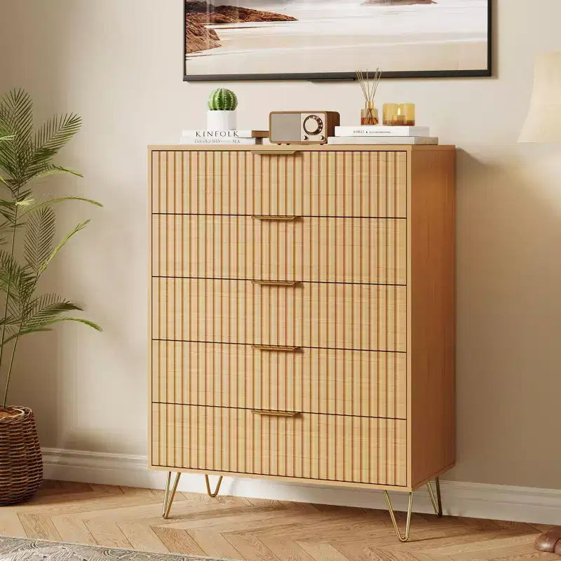 Commode cannelée à 5 tiroirs, commode moderne en bois de 81 cm de large avec poignée en métal, organisateur de rangement pour salon, chambre, couloir