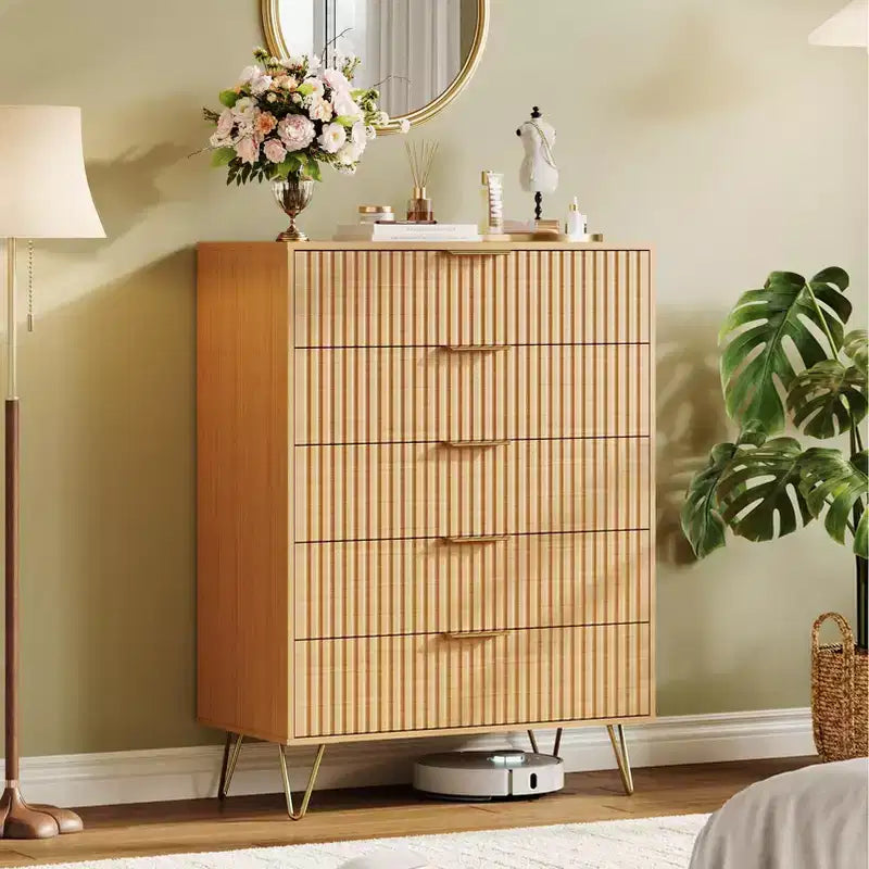 Commode cannelée à 5 tiroirs, commode moderne en bois de 81 cm de large avec poignée en métal, organisateur de rangement pour salon, chambre, couloir