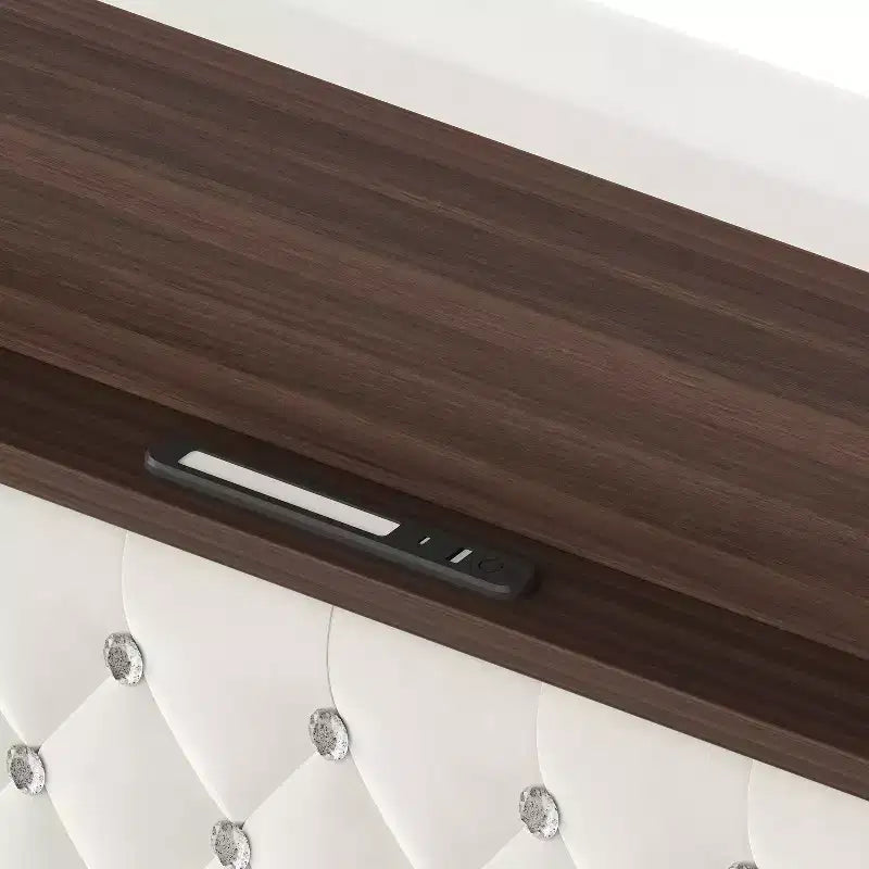 Cadre de lit plateforme capitonné en velours, taille Full/Queen, avec port USB et veilleuse, lit plateforme à dossier incurvé avec tête de lit décorée de rivets et étagère