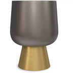 Table d'appoint Neal contemporaine de 14 po de large en aluminium moulé de couleur bronze antique/laiton antique, entièrement assemblée