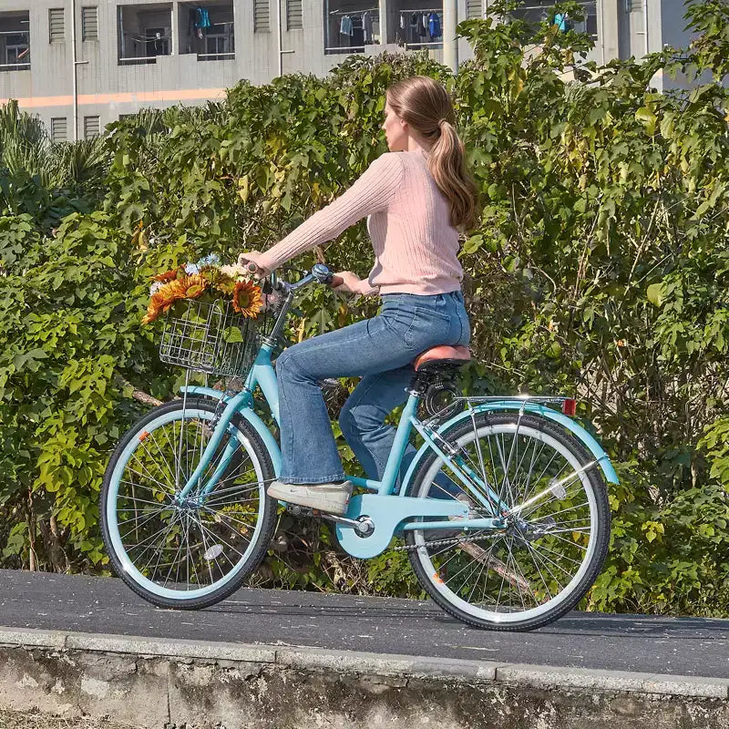 Vélo de croisière VEVOR, 1 vitesse, vélo de plage de 26 pouces bleu clair avec panier grande capacité et porte-bagages arrière, vélo de croisière sûr et robuste, bleu clair