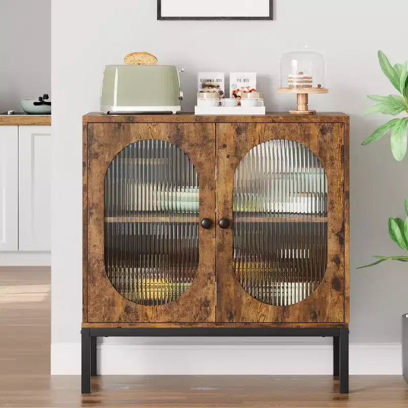 Buffet en rotin moderne avec portes, vaisselier en bois pour salle à manger, cuisine avec pieds en métal