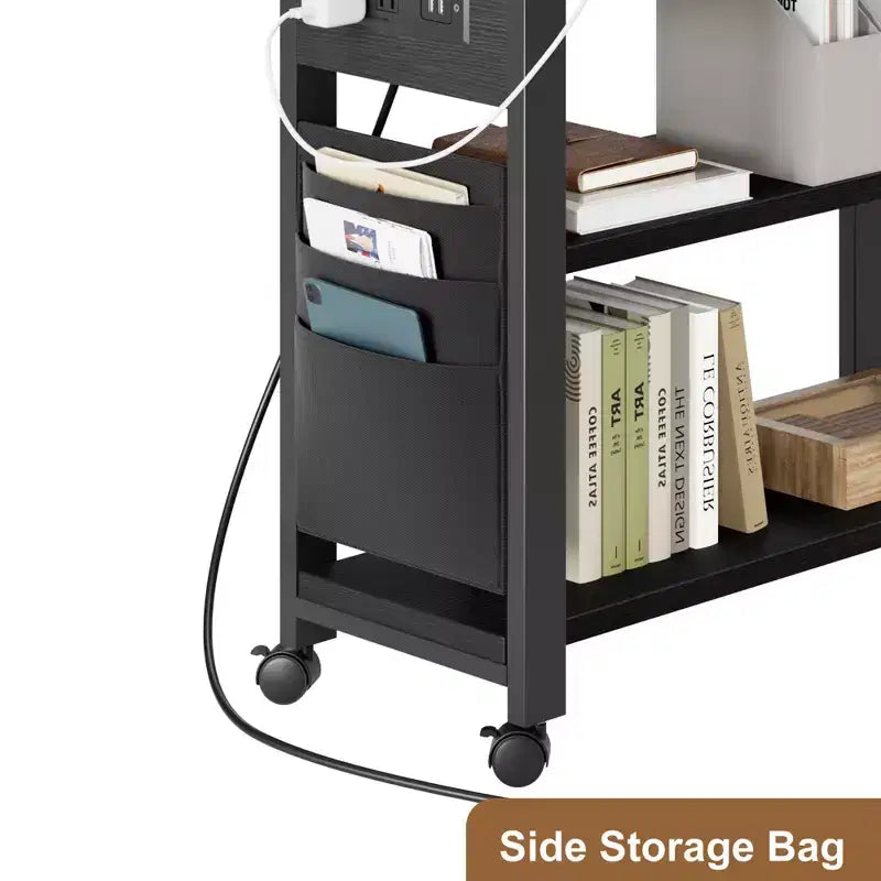 Garvee Table d'appoint rotative à 360° avec station de charge, table d'appoint pivotante avec sac de rangement et 6 roulettes verrouillables, table mobile pour chambre et salon