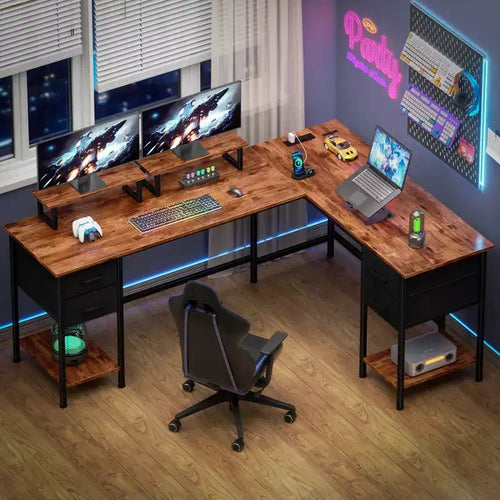 Bureau d'ordinateur en forme de L brun de 66 pouces avec station de charge, bureau de jeu de 94,4 pouces de long pour deux personnes, 4 tiroirs, 2 supports d'écran, rangement pour bureau à domicile