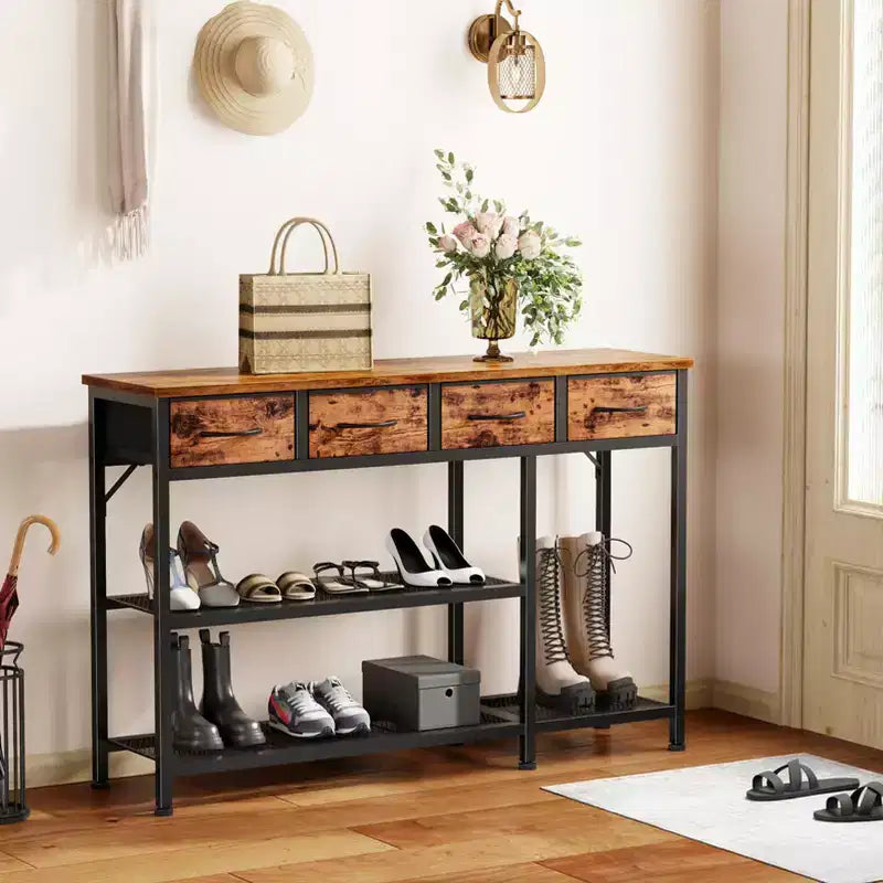 Table console de 119 cm pour entrée avec plateau en bois rustique brun industriel, 4 tiroirs de rangement en tissu et étagère porte-chaussures en maille métallique, pour hall d'entrée.
