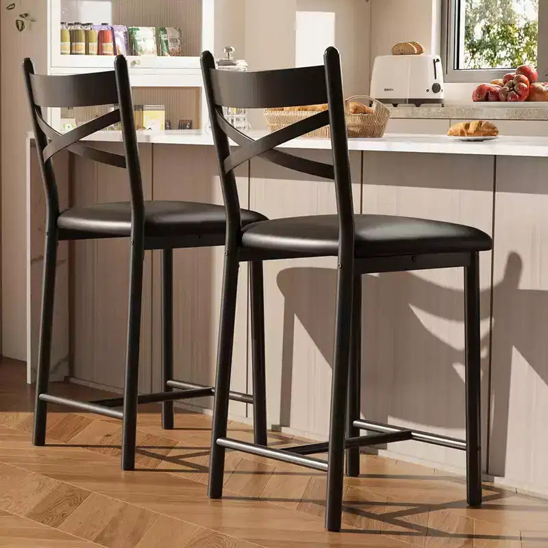 Lot de 2 tabourets de bar de 56,9 cm, tabourets de bar hauteur comptoir avec dossier et assise rembourrée en polyuréthane, chaises de bar de cuisine à cadre métallique avec repose-pieds pour îlot de cuisine