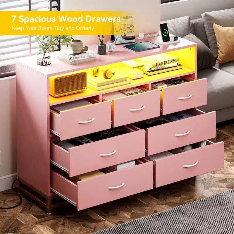Commode à 7 tiroirs, Commode en bois avec lumières LED et station de charge, Commode avec grande capacité de rangement pour chambre, salon, couloir
