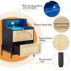 Lot de 2 tables de chevet en rotin et bois, station de recharge et lumières LED, ports/prises USB, 3 tiroirs en rotin, noir pour chambre à coucher