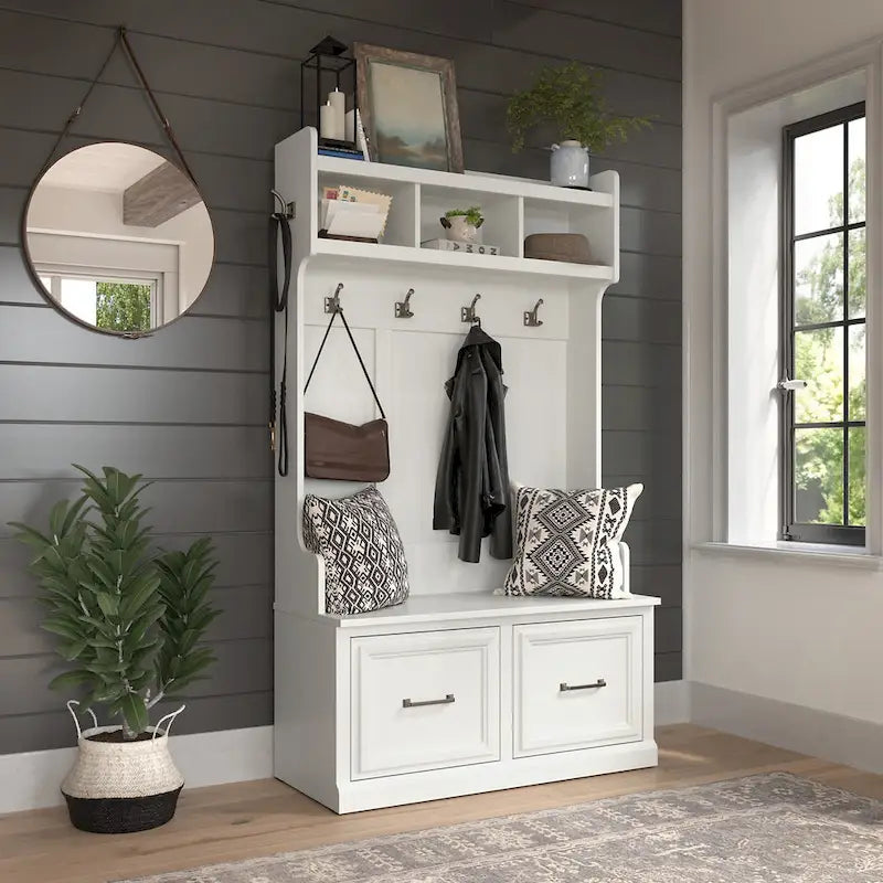 Porte-manteau et banc à chaussures 40 W Woodland avec portes par Bush Furniture