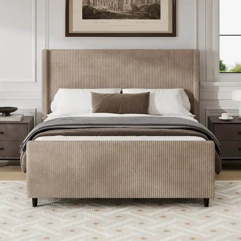Lit plateforme grand format en velours côtelé taupe avec tête de lit capitonnée