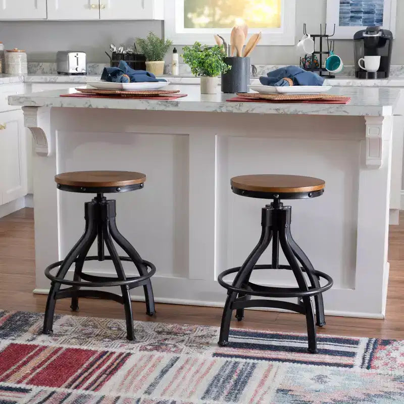 Lot de 2 tabourets de bar réglables Tormo en métal et bois vieilli noirs - Powell : pivotants, assise ronde, design industriel