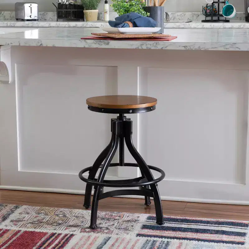 Lot de 2 tabourets de bar réglables Tormo en métal et bois vieilli noirs - Powell : pivotants, assise ronde, design industriel