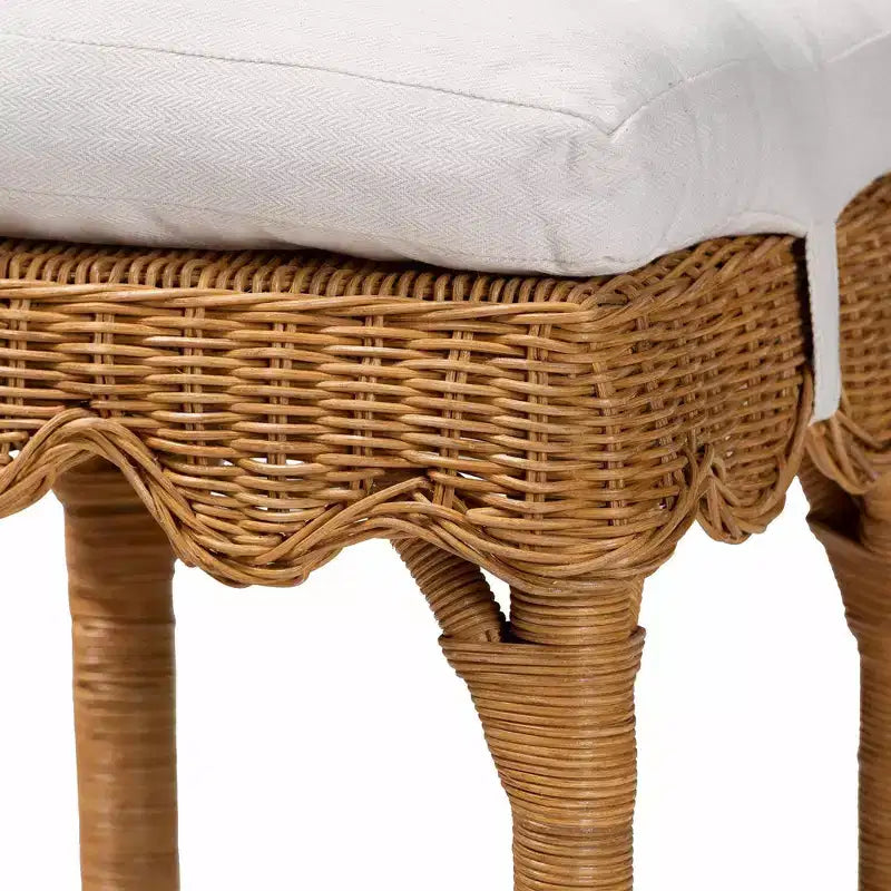 Tabouret de bar en rotin Bali & Pari Muy Scallop Miel/Blanc
