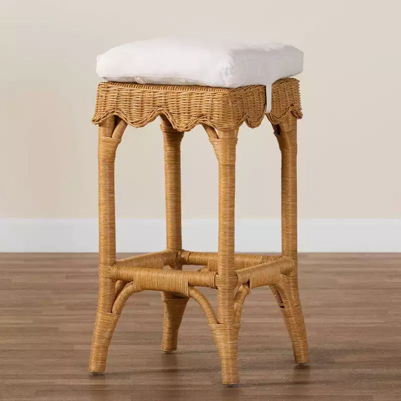 Tabouret de bar en rotin Bali & Pari Muy Scallop Miel/Blanc