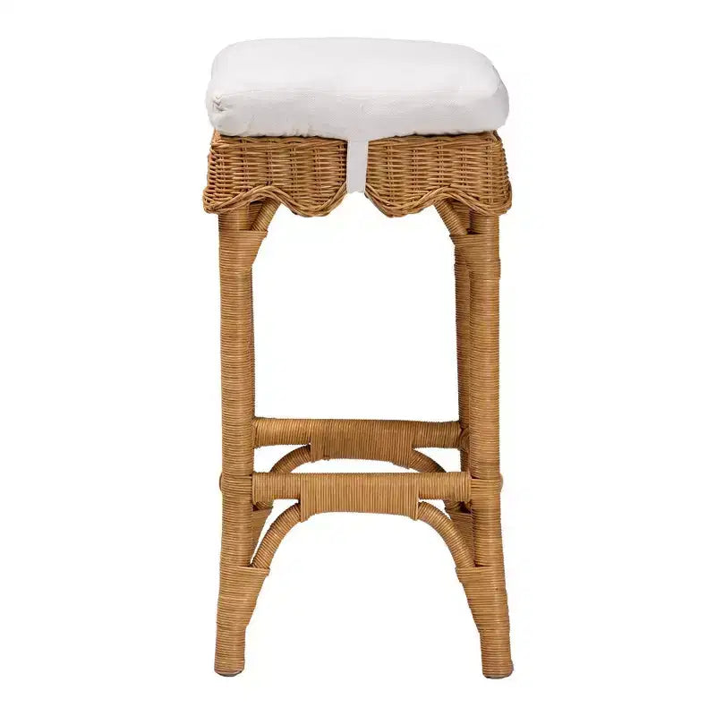 Tabouret de bar en rotin Bali & Pari Muy Scallop Miel/Blanc