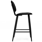 Lot de 2 tabourets de bar hauteur comptoir Skyla WyndenHall noirs : Rembourrage matelassé, cadre en contreplaqué, repose-pieds