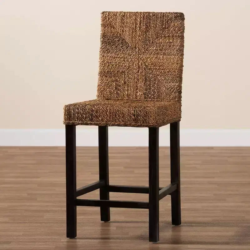Tabouret de bar à hauteur de comptoir en bois d'acajou Laymi et jonc de mer brun naturel/brun foncé - Baxton Studio