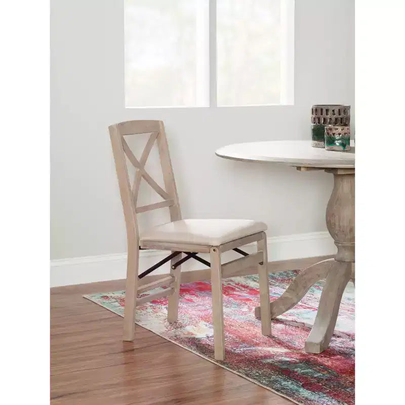 Lot de 2 chaises pliantes Triena X avec dossier en bois massif et assise rembourrée, finition gris délavé – Linon : Polyester, Rembourrage en mousse, Aucun assemblage requis