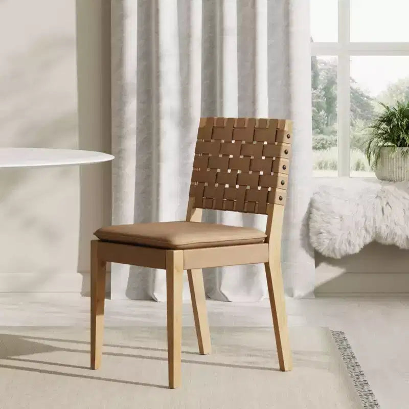 Chaise de salle à manger Nathan James Cohen en similicuir tressé, moderne du milieu du siècle, marron clair : Rembourrée, cadre en bois, sans accoudoirs