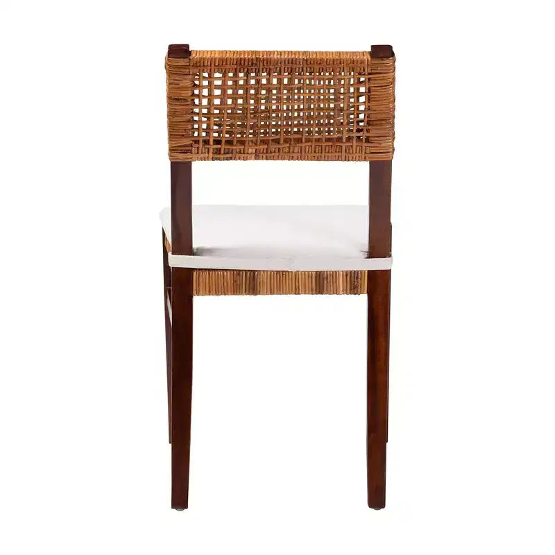 Chaise de salle à manger en rotin et bois bali & pari Dameka miel/blanc/marron foncé
