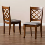 Lot de 2 chaises de salle à manger Verner Gris/Noyer - Baxton Studio : rembourrage en mousse, dossier entrecroisé, pieds galbés