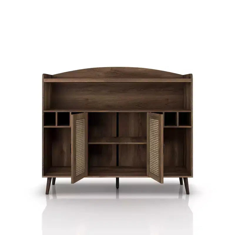 Buffet Klimar à étagères ouvertes en noyer vieilli - miBasics : Bahut Mid-century, 6 casiers à bouteilles, porte tissée
