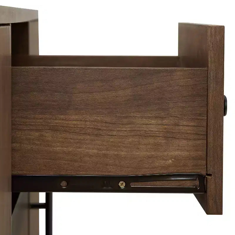 Buffet Lucas marron - Crosley : Buffet rustique du milieu du siècle moderne avec étagères réglables, tiroirs et cadre en bois massif