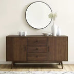 Buffet Lucas marron - Crosley : Buffet rustique du milieu du siècle moderne avec étagères réglables, tiroirs et cadre en bois massif