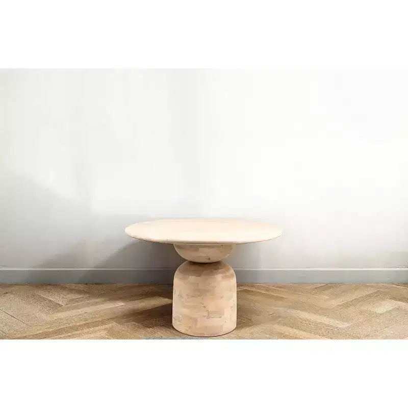 Table de salle à manger en bois de manguier Storied Home Naturelle : Finition blanchie, Piétement colonne, 119 cm de diamètre