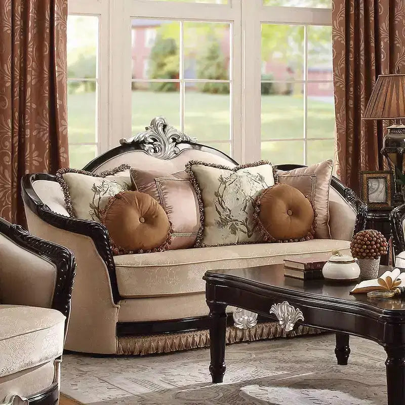 Canapé Ernestine 190,5 cm Tissu Tan et Finition Noire - Acme Furniture : Causeuse Traditionnelle, Coussins Amovibles, 3 Coussins Décoratifs
