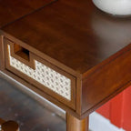 Meuble-lavabo en bois massif Linon Callie avec tabouret : design bohème, miroir rabattable, espace de rangement