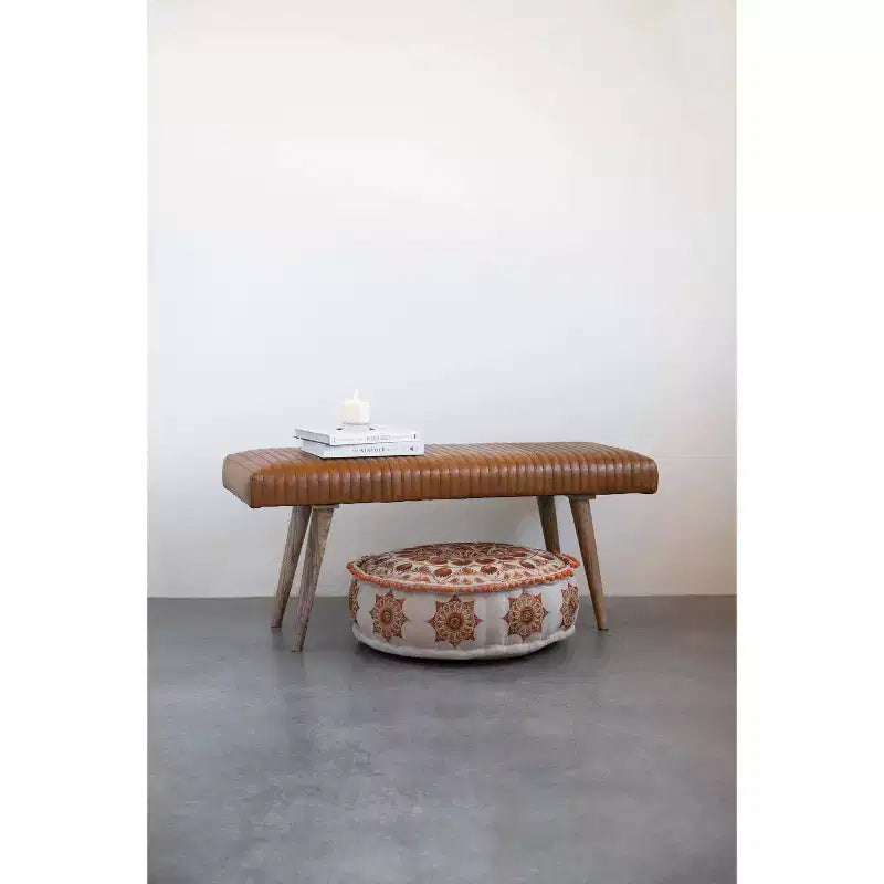 Banc en cuir quadrillé Storied Home marron : Cadre en bois de manguier, Assemblage par un adulte, Nettoyage des taches, Forme rectangulaire