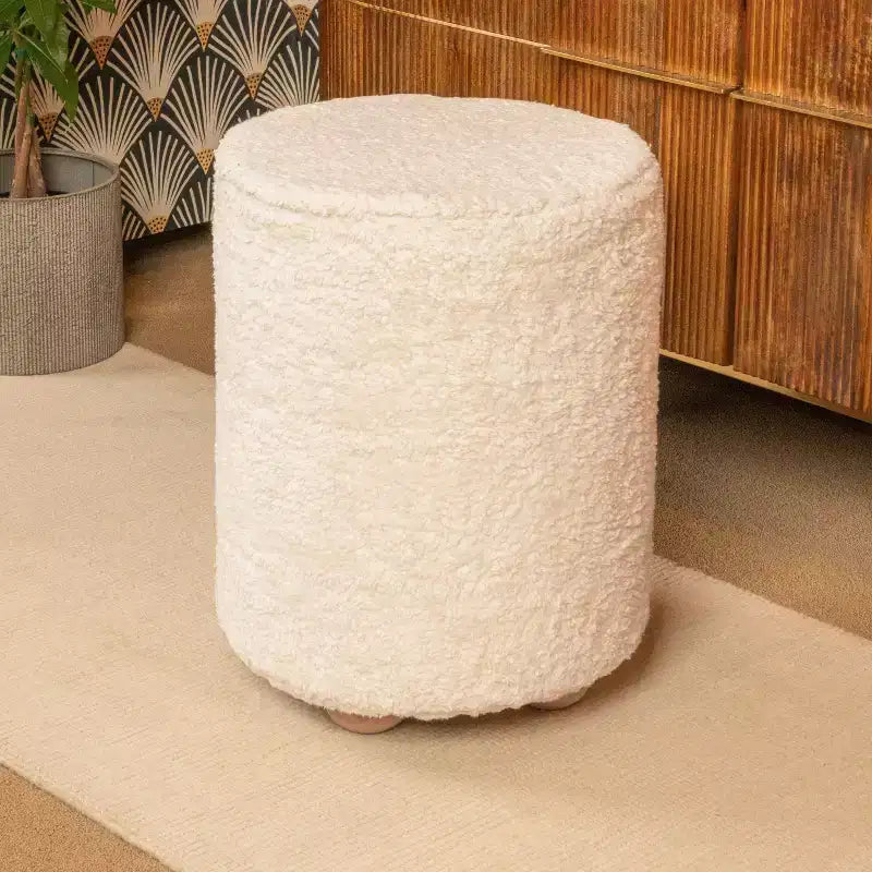 Pouf rond en velours de coton Storied Home avec passepoil crème : Repose-pieds rembourré, base en bois de pin, capacité de 150 kg