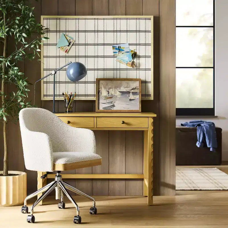 Fauteuil de bureau rembourré à hauteur réglable crème - Threshold™ conçu avec Studio McGee