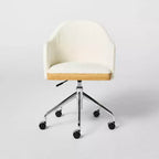 Fauteuil de bureau rembourré à hauteur réglable crème - Threshold™ conçu avec Studio McGee