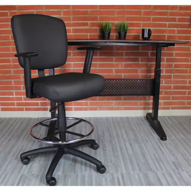 Tabouret de dessinateur moderne noir - Boss : Chaise de bureau avec accoudoirs et repose-pieds réglables