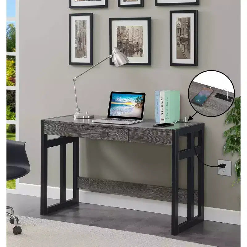 Bureau Monterey 47" avec station de charge gris/noir patiné - Breighton Home : poste de travail avec étagère de rangement